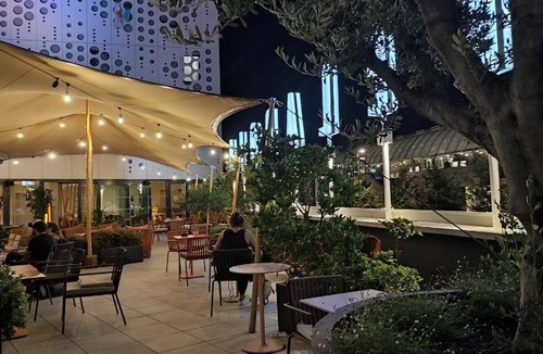 Gares Hotel | 37 m² Hotel ∙ 127 guests