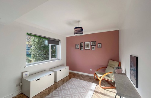 Locks Heath Cottage | 4 bedroom accommodation in Sarisbury Green, Southampton