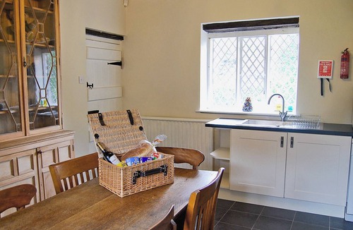 Grantham Cottage | 4 bedroom accommodation in Harlaxton, near Grantham
