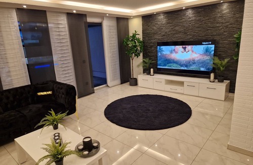 Region Hannover District House | 4 Bedroom Private vacation home in Langenhagen