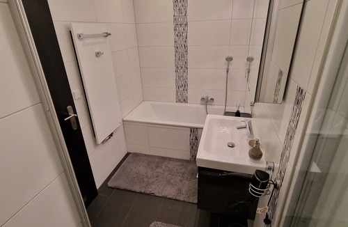 Region Hannover District House | 4 Bedroom Private vacation home in Langenhagen