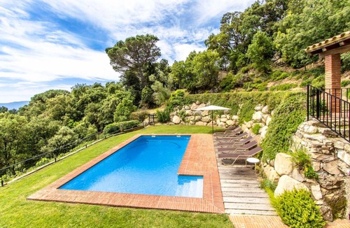 Sant Feliu de Buixalleu Villa | 400 m² Villa ∙ 6 bedrooms ∙ 12 guests
