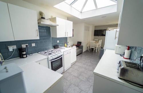 Selly Oak House | 44 North Road Studios Near QE and UOB