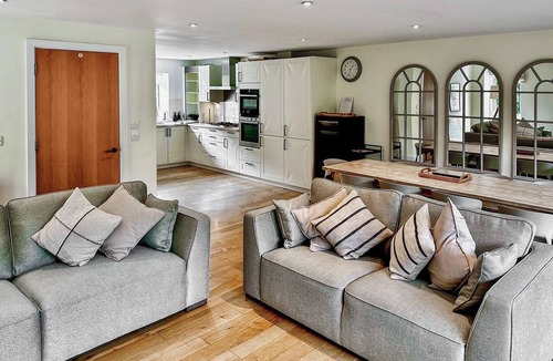 Cirencester Cottage | 5 bedroom accommodation in Cirencester