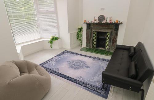 Aber Valley House | 5 Gelli Terrace