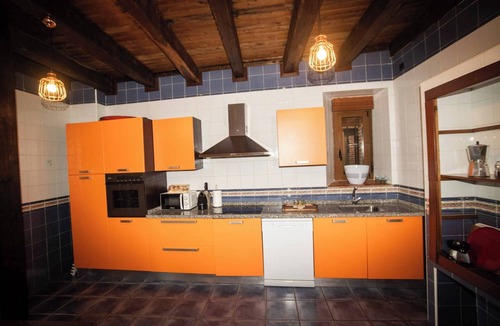 Miranda de Azan Cottage | 5 minutes from Salamanca and Vía de la Plata, large groups Villas de Miranda