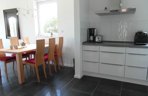 Borkum Apartment | 5 Star New 2014 with garden for up to 5 people, very individual