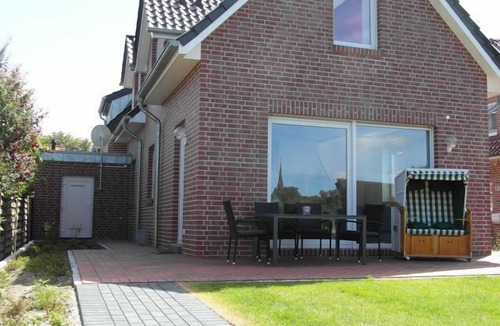 Borkum Apartment | 5 Star New 2014 with garden for up to 5 people, very individual
