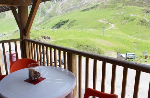 La Mongie Apartment | 50m from ski slopes, view ski slopes, swimming pool, terrace, parking, tv, ski locker, 30-35m²