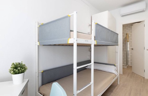 Sants-Badal Other | 588 m² Shared room ∙ 1 bedroom ∙ 2 guests