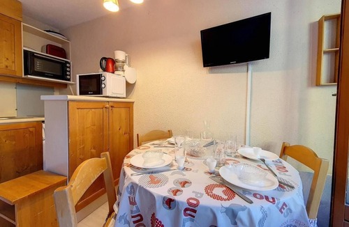 Reberty Apartment | 5th floor, tv, ski locker, 22m², Les Menuires