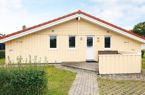 Lensterstrand House | 6 person holiday home in GROEMITZ
