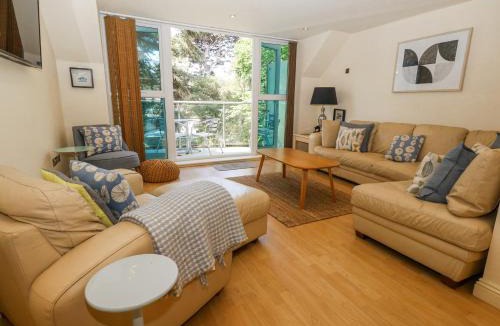 Sandbanks House | 6 Red Sails