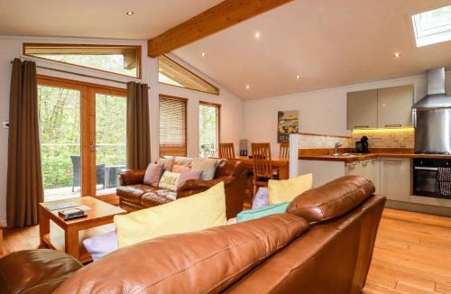 Looe House | 6 Streamside