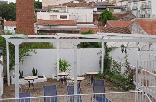 Jerez de los Caballeros Hotel | 60 m² Hotel ∙ 5 guests