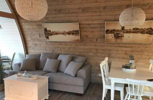 Parey Boat Rental | 62 m² Houseboat ∙ 2 bedrooms ∙ 4 guests