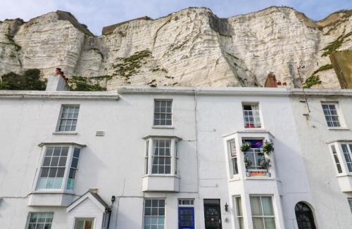 Dover House | 7 Athol Terrace