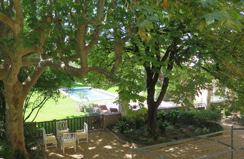 Graveson House | 7 to 10 BR/8 BA Village House Saint Remy Area Heated Pool AC Renovated!