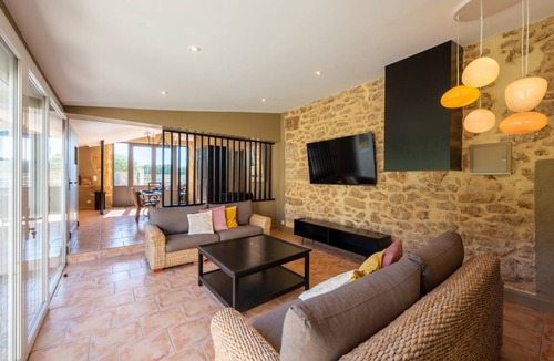 Suze-la-Rousse Apartment | 75 m² Apartment ∙ 3 bedrooms ∙ 6 guests