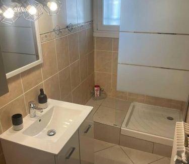 Route d'Arles Apartment | 75 m² Apartment ∙ 2 bedrooms ∙ 6 guests