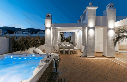 Torremolinos Apartment | 750 m² Apartment ∙ 5 bedrooms ∙ 12 guests