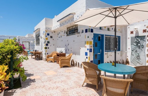 Las Rosas Apartment | 8. Regal Bed Accommodation Los Moxaicos, Pool