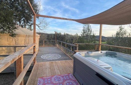 Saint-Paulet-de-Caisson Bed & Breakfast | 80 m² Bed and breakfast ∙ 2 bedrooms ∙ 5 guests