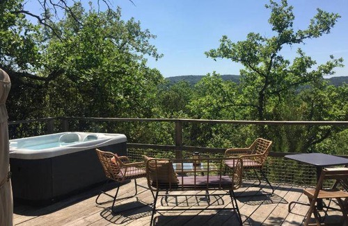 Saint-Paulet-de-Caisson Bed & Breakfast | 80 m² Bed and breakfast ∙ 2 bedrooms ∙ 5 guests