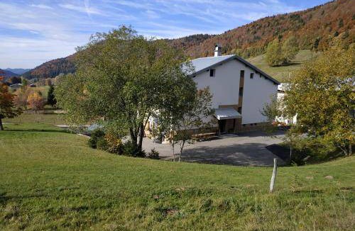 Lajoux Apartment | 80 m² Apartment ∙ 3 bedrooms ∙ 8 guests