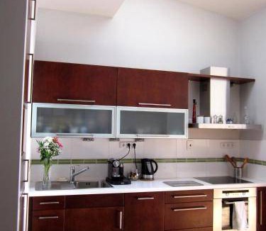 Smichov Apartment | 80 m² Apartment ∙ 5 guests
