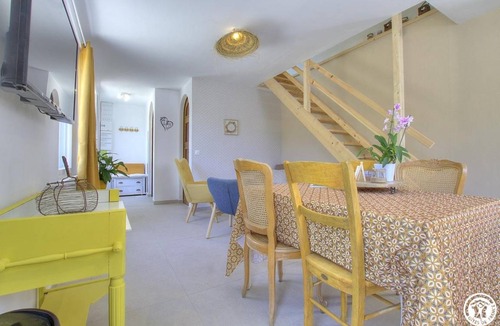 Saint-Champ House | 83 m² Gîte ∙ 3 bedrooms ∙ 11 guests