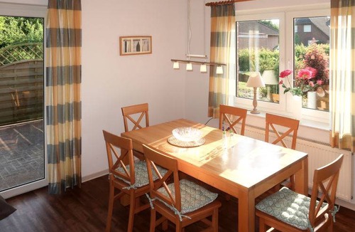 Ditzumerverlaat House | 84 m² House ∙ 2 bedrooms ∙ 4 guests