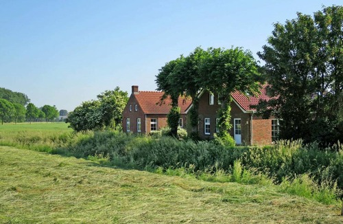 Bunde Other | 85 m² Accommodation ∙ 4 bedrooms ∙ 7 guests