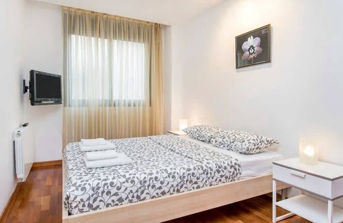 Dreta de l'Eixample Apartment | 95 m² Apartment ∙ 2 bedrooms ∙ 6 guests