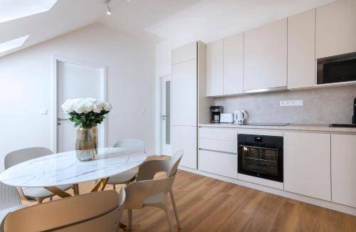 Vinohrady Apartment | 95 m² Serviced apartment ∙ 2 bedrooms ∙ 8 guests