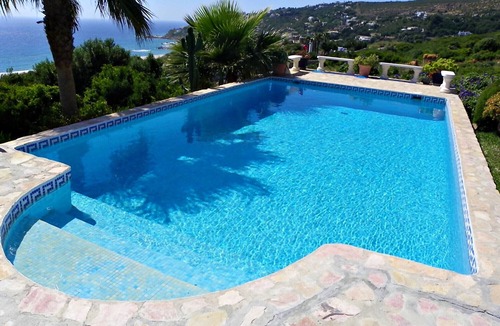 Atlanterra Ski Chalet | A cozy Chalet with great sea views, FREE WIFI