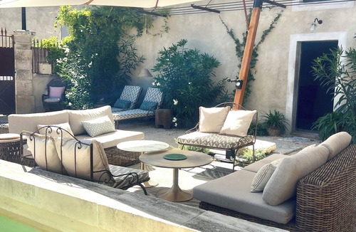Molleges House | A Provencal gem in the heart of a village with swimming pool