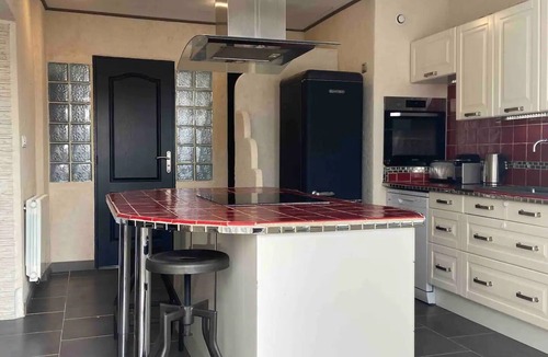 Morieres-les-Avignon Apartment | Air-conditioned apartment near the center