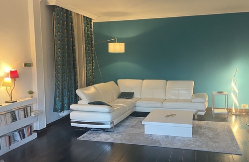 Le Pontet House | Air-conditioned house with jaccuzi and private enclosed garden with trees