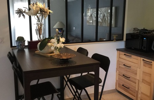 Maubec House | Air-conditioned villa, private swimming pool not shared and heated facing the Luberon .