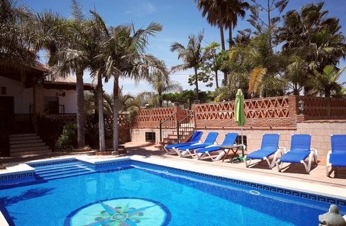 Alhaurin de la Torre Cottage | Alhaurin De La Torre: charming andalusian villa with pool and garden with palms, very calm. WIFI FREE