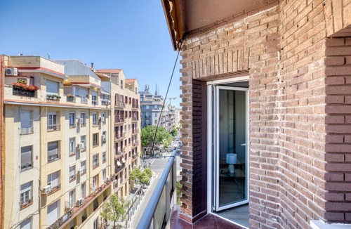 Ibiza Apartment | Amazing Retiro 3BR, in the best area of Madrid, by Blueground