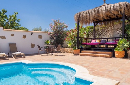 Alhaurin de la Torre Cottage | Andalusian Villa with heated pool and private garden