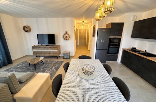 Metz-Tessy Apartment | Annecy - L'arborea - Chaleureux Appartement