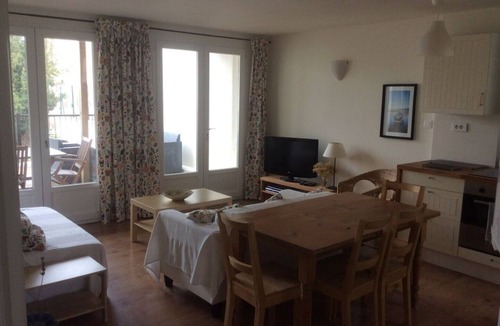 Bouzigues Apartment | Apart 1 (Sleeps 4/6) Overlooking Etang De Thau Bouzigues, Languedoc-Roussillon