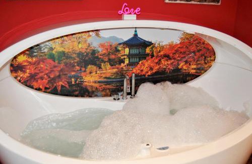 Collado Mediano Apartment | Apartamentos DELUXE Con Jacuzzi o Chimenea LOVE FOR TWO