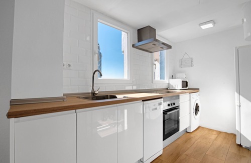 Puig Apartment | Apartment 'Playa Puig' with Shared Pool, Wi-Fi and Air Conditioning