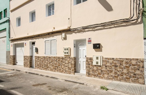 Vecindario Apartment | Apartment “2A Francesca” close to the Sea with Wi-Fi & Fans