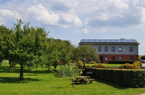 Westerholz Apartment | Apartment 'Ankerplatz' with Private Terrace, Shared Garden and Wi-Fi