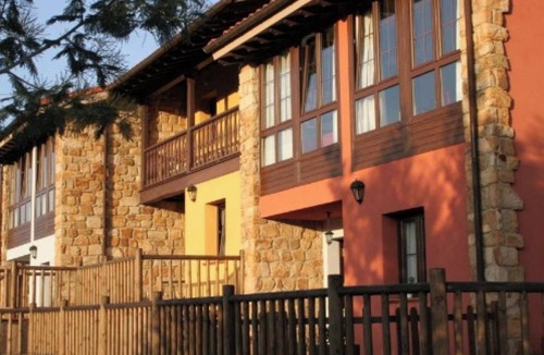 Carabano Apartment | Apartment 'Apartamento 3' with Shared Terrace, Shared Garden and Wi-Fi